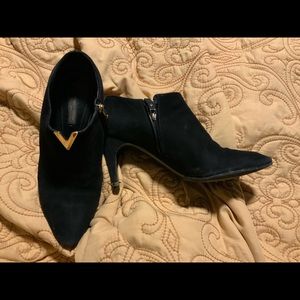 Beautiful, black Louis Vuitton dress up or dress down boots. Size 39